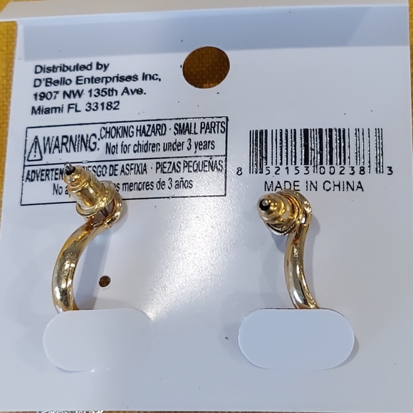 D'Bello FAUX PEARL & GOLD PIERCED HANGING EARRINGS Set of 2 - Picture 6 of 8